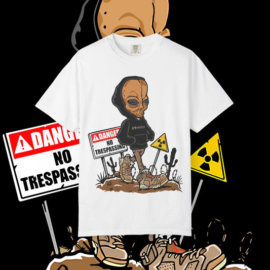 Alien Danger Graphic Tee, Unisex Streetwear, Casual Outfit, Gift for Sci-Fi Lovers, Summer Essential, Festival Wear