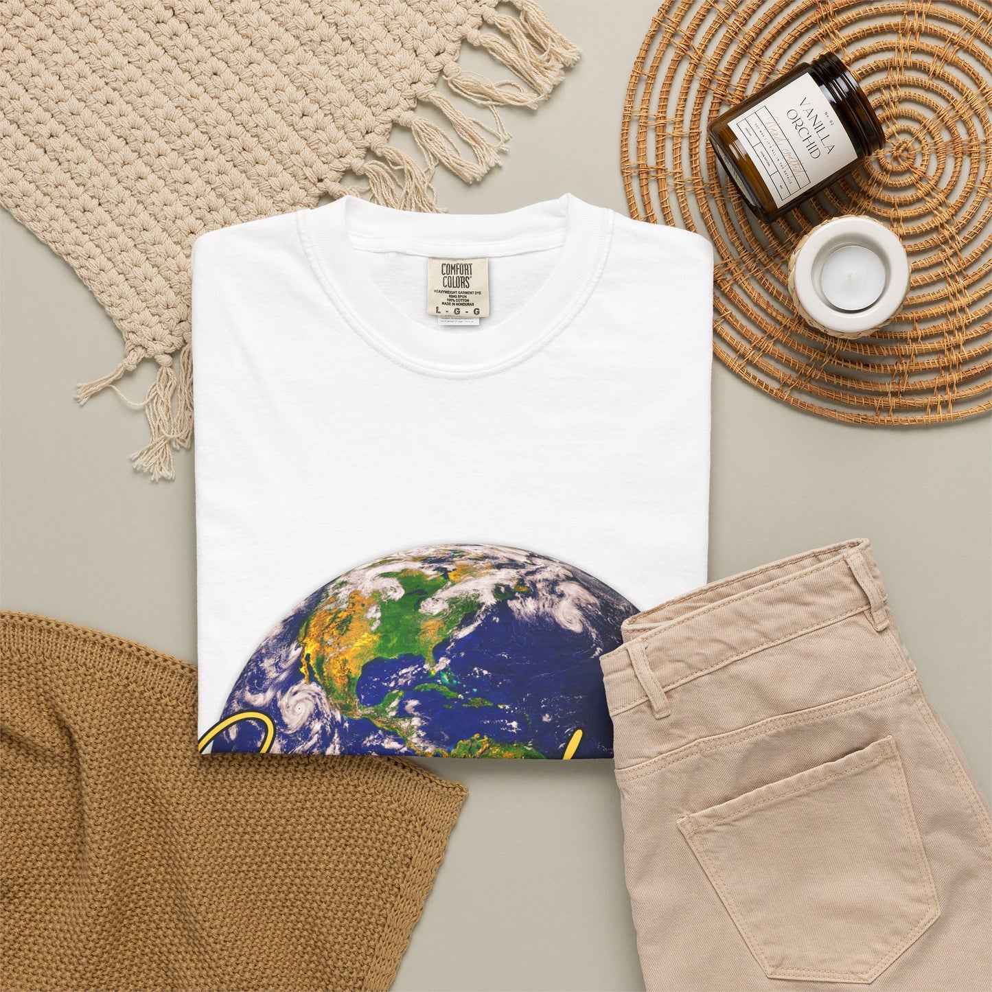 Earth Graphic T‑Shirt — 'Saucedidit' Script Planet Tee
